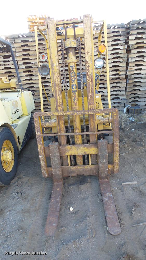 image for item FQ9271 Toyota forklift