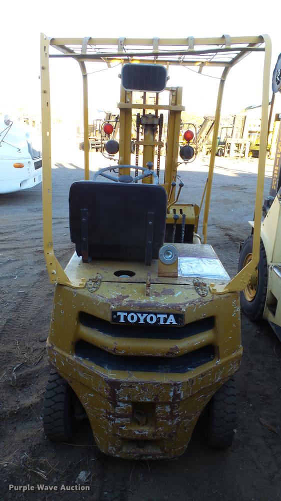 image for item FQ9271 Toyota forklift