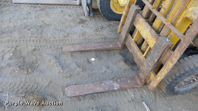 image for item FQ9271 Toyota forklift