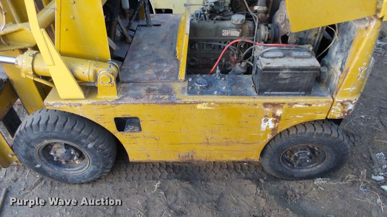 image for item FQ9271 Toyota forklift