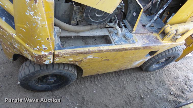 image for item FQ9271 Toyota forklift