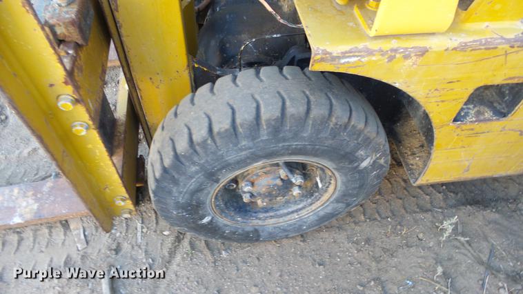 image for item FQ9271 Toyota forklift