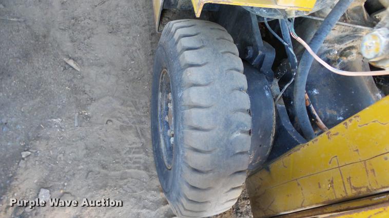 image for item FQ9271 Toyota forklift