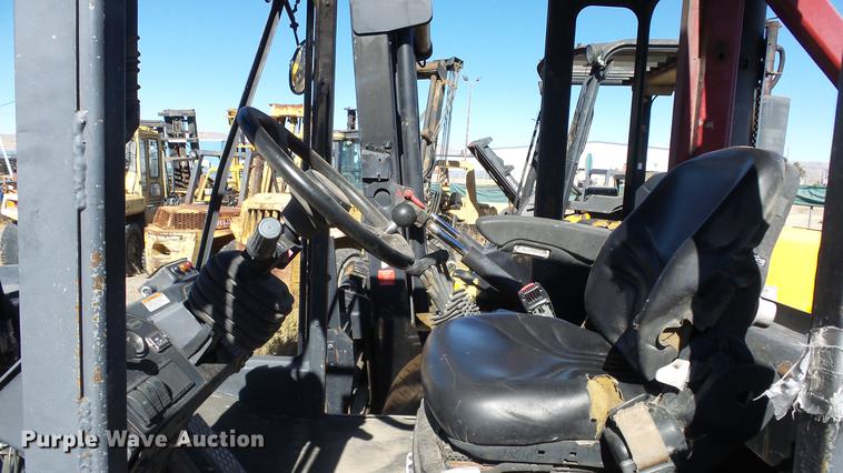 image for item FQ9298 2004 Taylor T250S forklift
