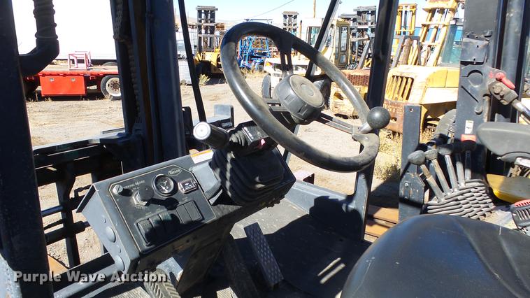 image for item FQ9298 2004 Taylor T250S forklift