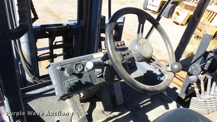 image for item FQ9298 2004 Taylor T250S forklift