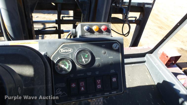 image for item FQ9298 2004 Taylor T250S forklift