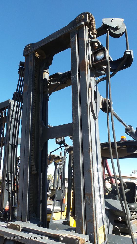 image for item FQ9298 2004 Taylor T250S forklift