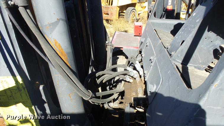 image for item FQ9298 2004 Taylor T250S forklift