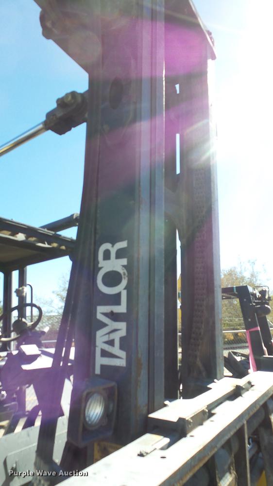 image for item FQ9298 2004 Taylor T250S forklift