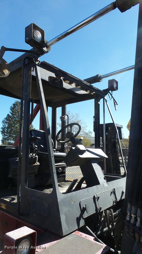 image for item FQ9298 2004 Taylor T250S forklift