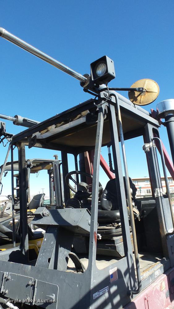 image for item FQ9298 2004 Taylor T250S forklift