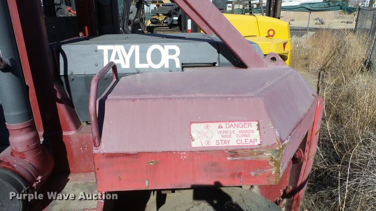 image for item FQ9298 2004 Taylor T250S forklift