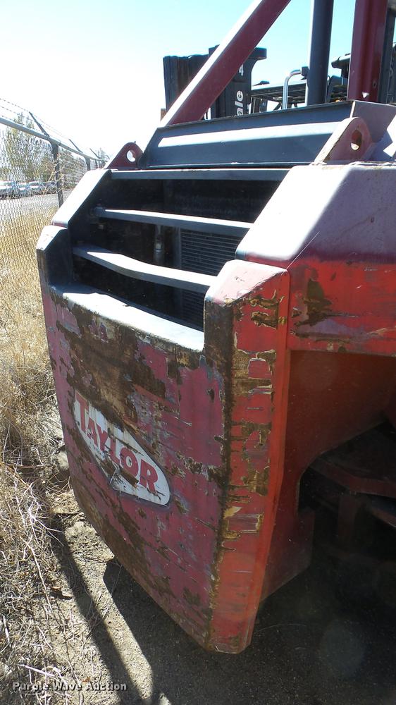 image for item FQ9298 2004 Taylor T250S forklift