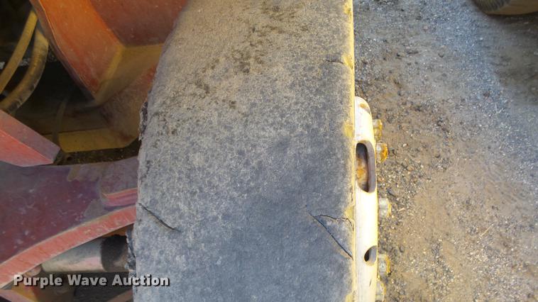 image for item FQ9298 2004 Taylor T250S forklift