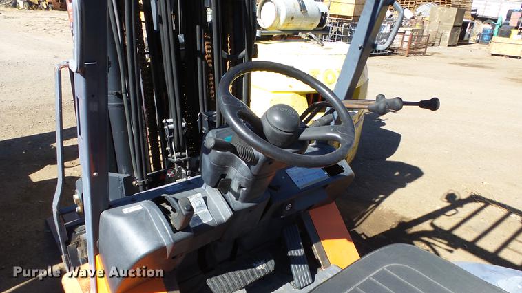 image for item FQ9314 Toyota 7FGCU25 forklift