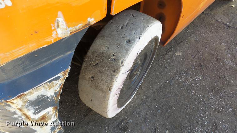 image for item FQ9314 Toyota 7FGCU25 forklift