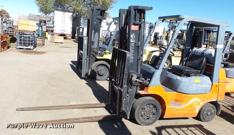 image for item FQ9315 2000 Toyota 7FGCU25 forklift