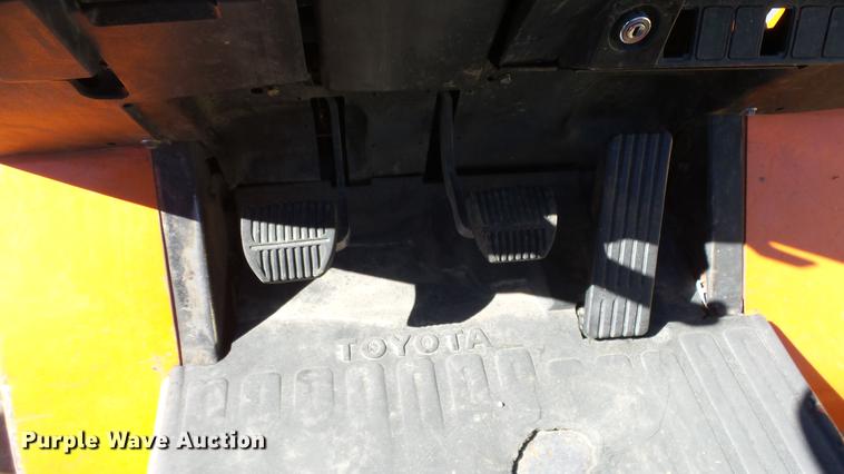 image for item FQ9315 2000 Toyota 7FGCU25 forklift