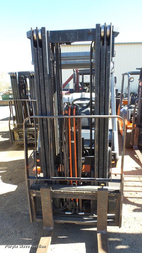 image for item FQ9315 2000 Toyota 7FGCU25 forklift