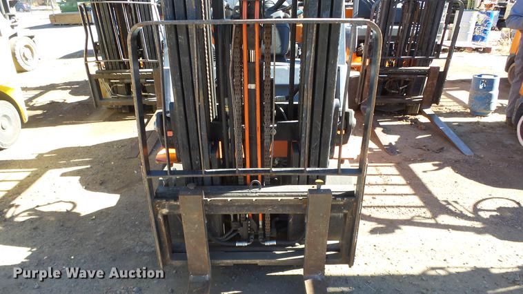 image for item FQ9315 2000 Toyota 7FGCU25 forklift