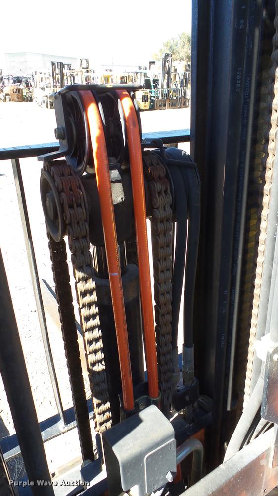 image for item FQ9315 2000 Toyota 7FGCU25 forklift