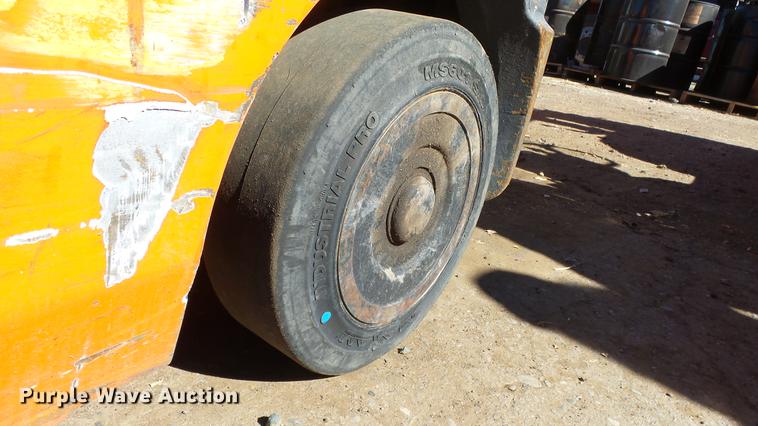 image for item FQ9315 2000 Toyota 7FGCU25 forklift