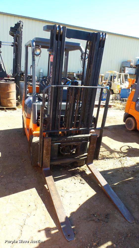 image for item FQ9316 Toyota 7FGCU25 forklift