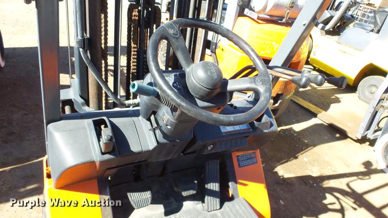image for item FQ9316 Toyota 7FGCU25 forklift