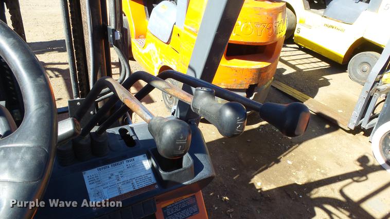 image for item FQ9316 Toyota 7FGCU25 forklift