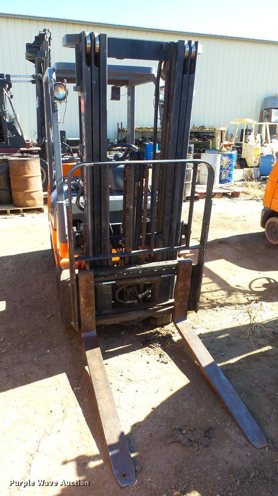 image for item FQ9316 Toyota 7FGCU25 forklift