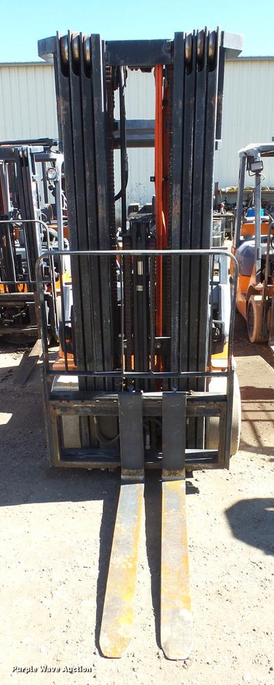 image for item FQ9317 Toyota forklift