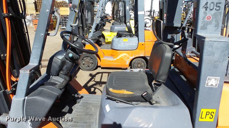 image for item FQ9317 Toyota forklift