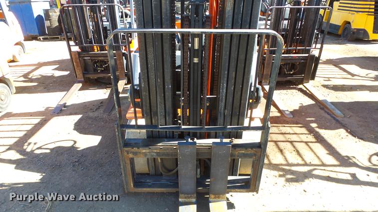 image for item FQ9317 Toyota forklift