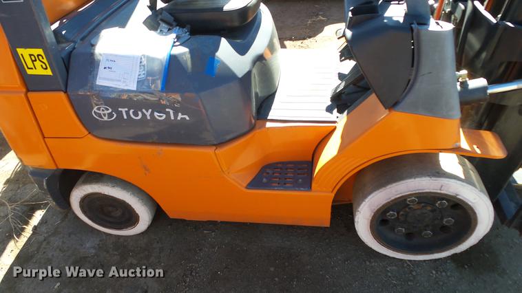 image for item FQ9317 Toyota forklift