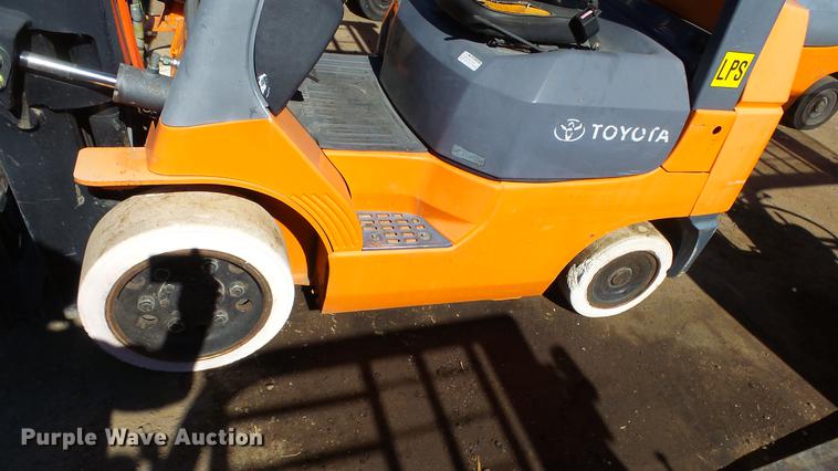 image for item FQ9317 Toyota forklift