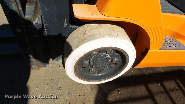 image for item FQ9317 Toyota forklift