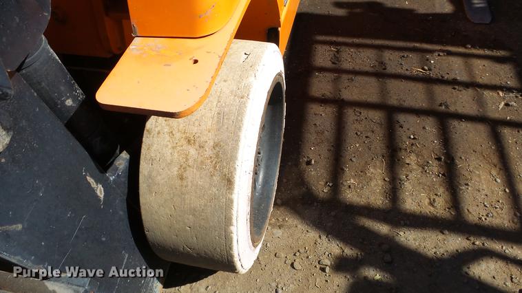 image for item FQ9317 Toyota forklift