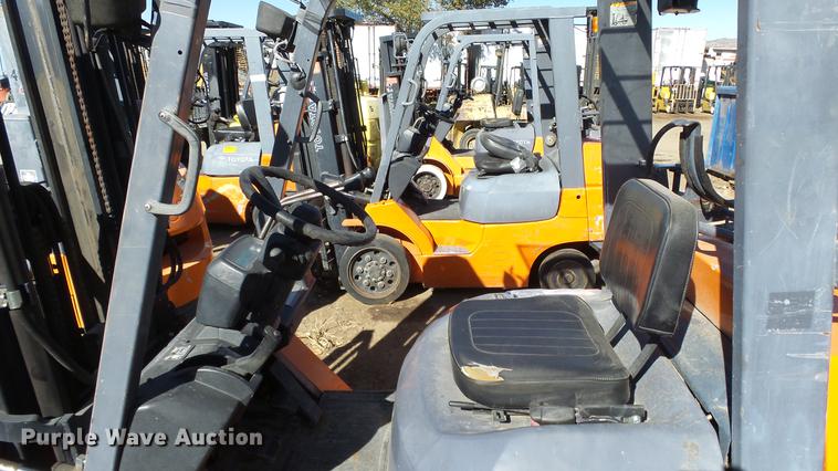 image for item FQ9318 Toyota 7FGCU25 forklift