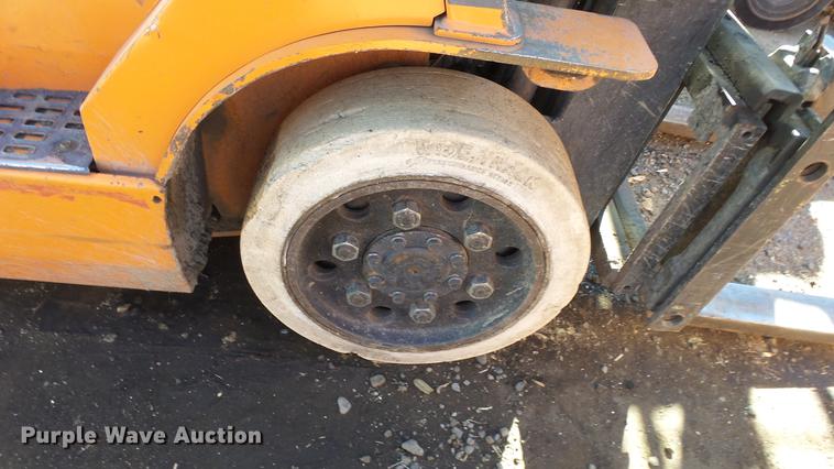 image for item FQ9318 Toyota 7FGCU25 forklift