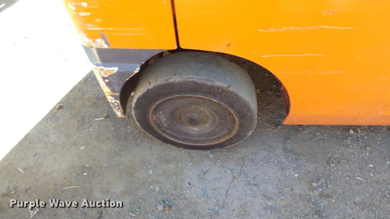 image for item FQ9319 2008 Toyota 8FGCU25 forklift