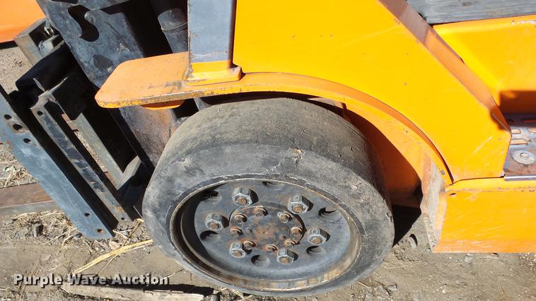 image for item FQ9320 Toyota 7FGCU25 forklift