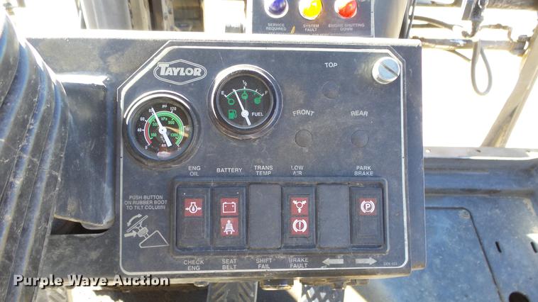 image for item FQ9321 2004 Taylor T-250S forklift