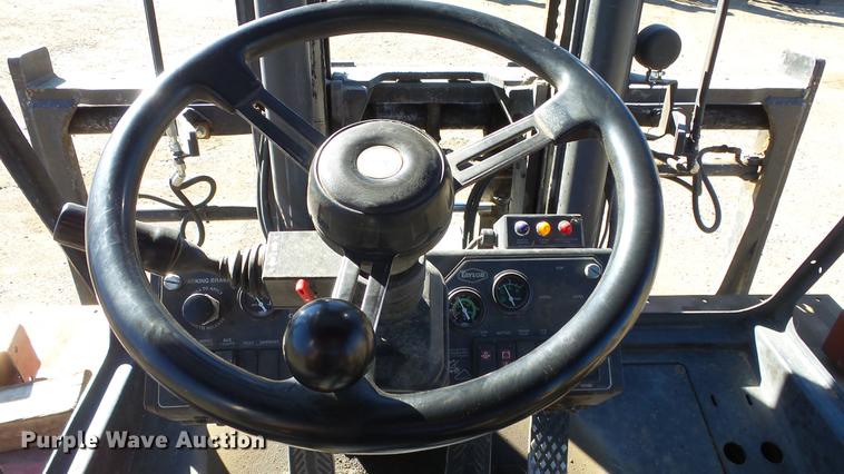 image for item FQ9321 2004 Taylor T-250S forklift