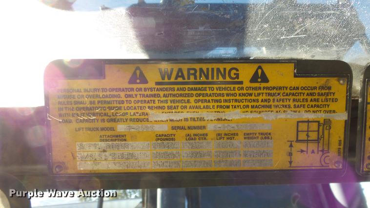 image for item FQ9321 2004 Taylor T-250S forklift