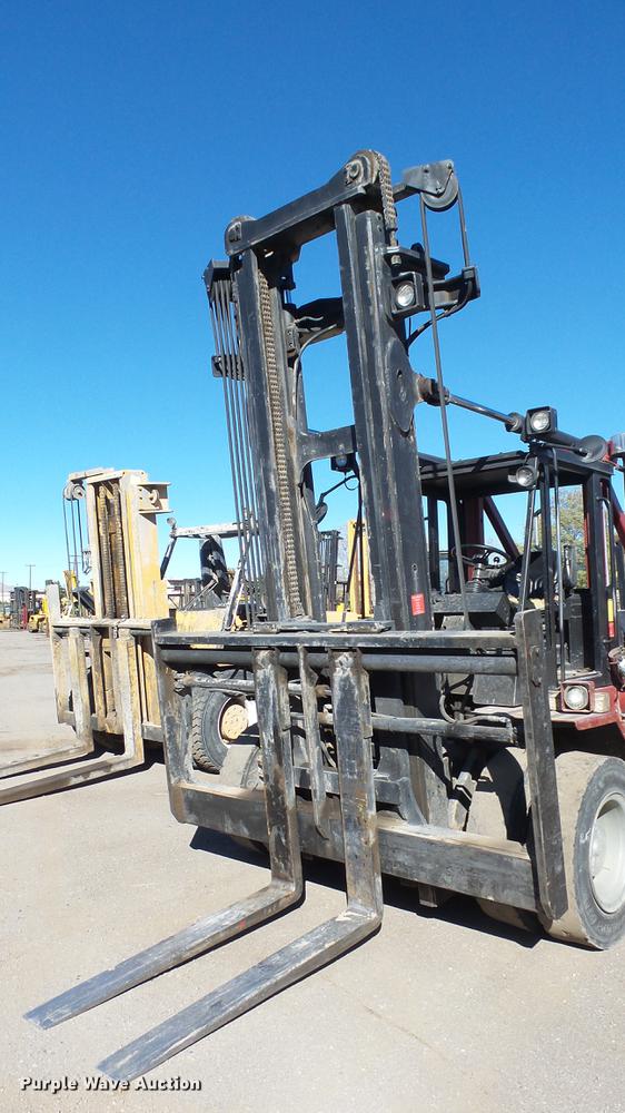 image for item FQ9321 2004 Taylor T-250S forklift