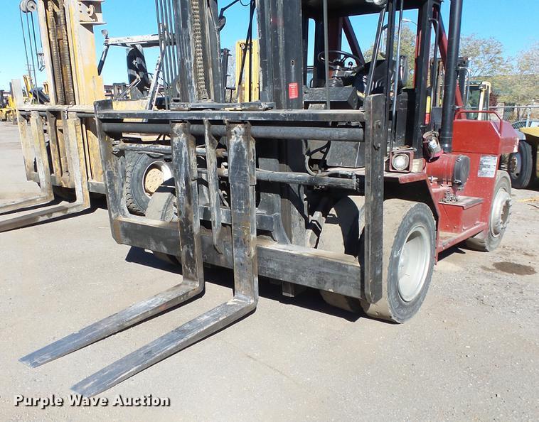 image for item FQ9321 2004 Taylor T-250S forklift