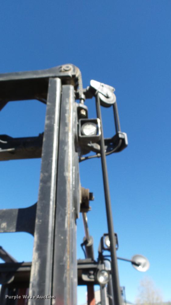 image for item FQ9321 2004 Taylor T-250S forklift