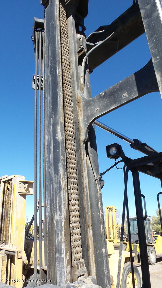 image for item FQ9321 2004 Taylor T-250S forklift