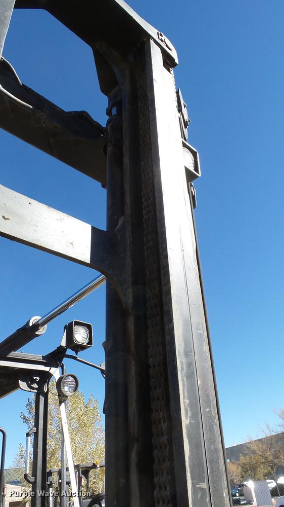 image for item FQ9321 2004 Taylor T-250S forklift